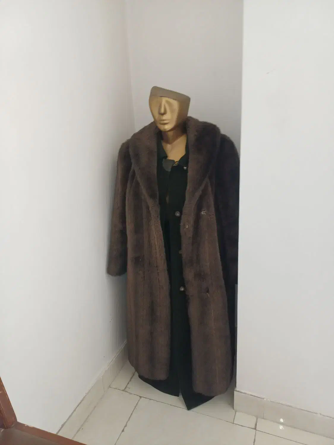 تعداد زیادی وسایل شخصی زنانه در حد نو|لباس|تبریز, |دیوار