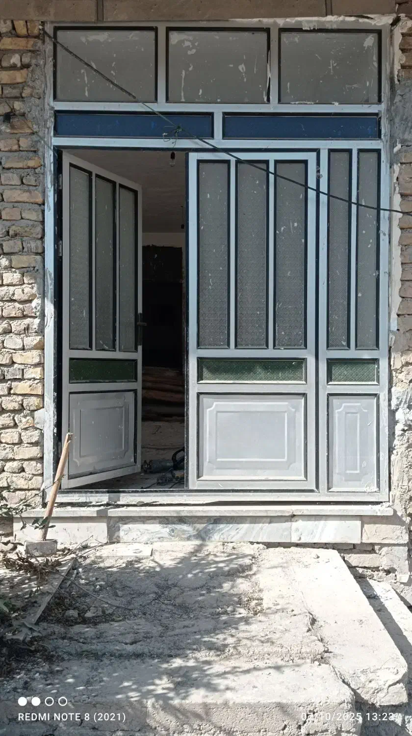 در پنجره|مبلمان خانگی و میز عسلی|گنبد کاووس, |دیوار