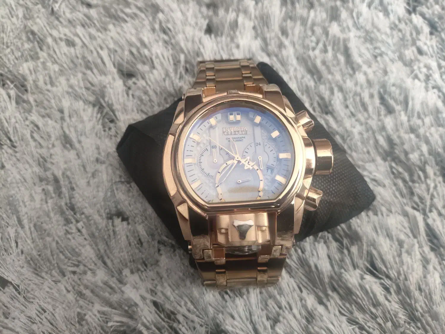 ساعت اینویکتا زئوس|ساعت|پاکدشت, حصار امیر|دیوار