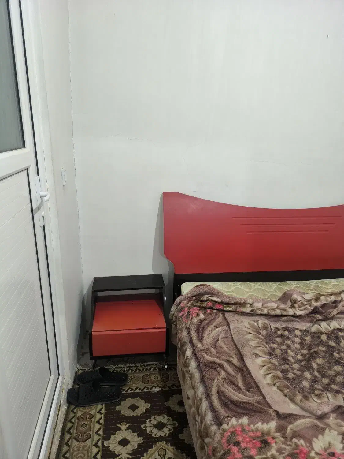 تخت خواب دو نفره|تخت و سرویس خواب|بیرجند, |دیوار