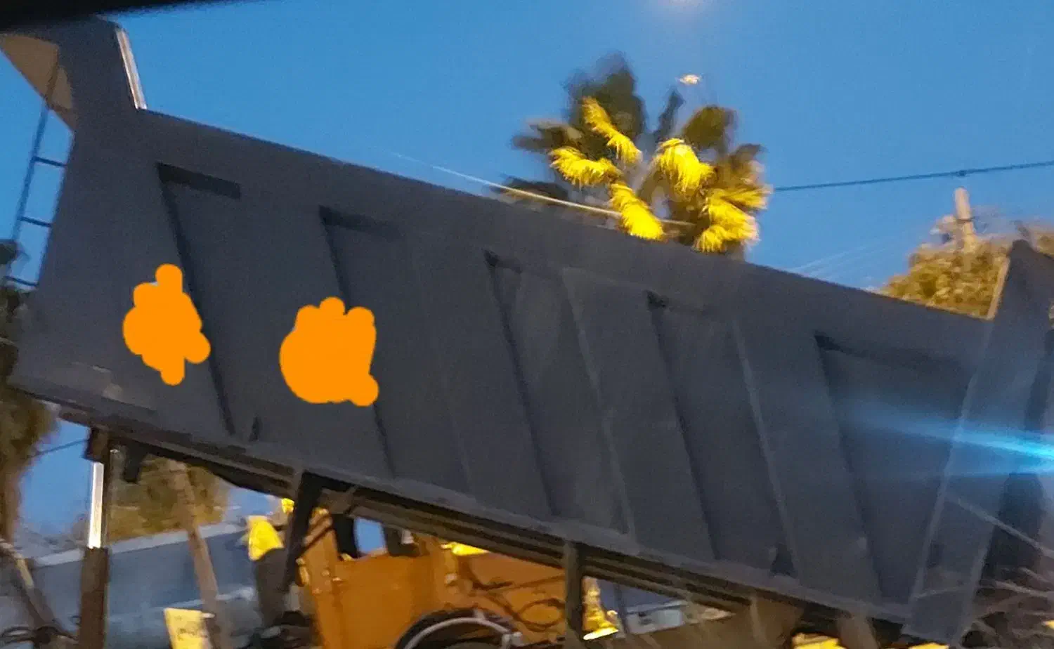 اطاق بار کمپرسی ده چرخ تصادفی واقع در استهبان|قطعات یدکی و لوازم جانبی|استهبان, |دیوار