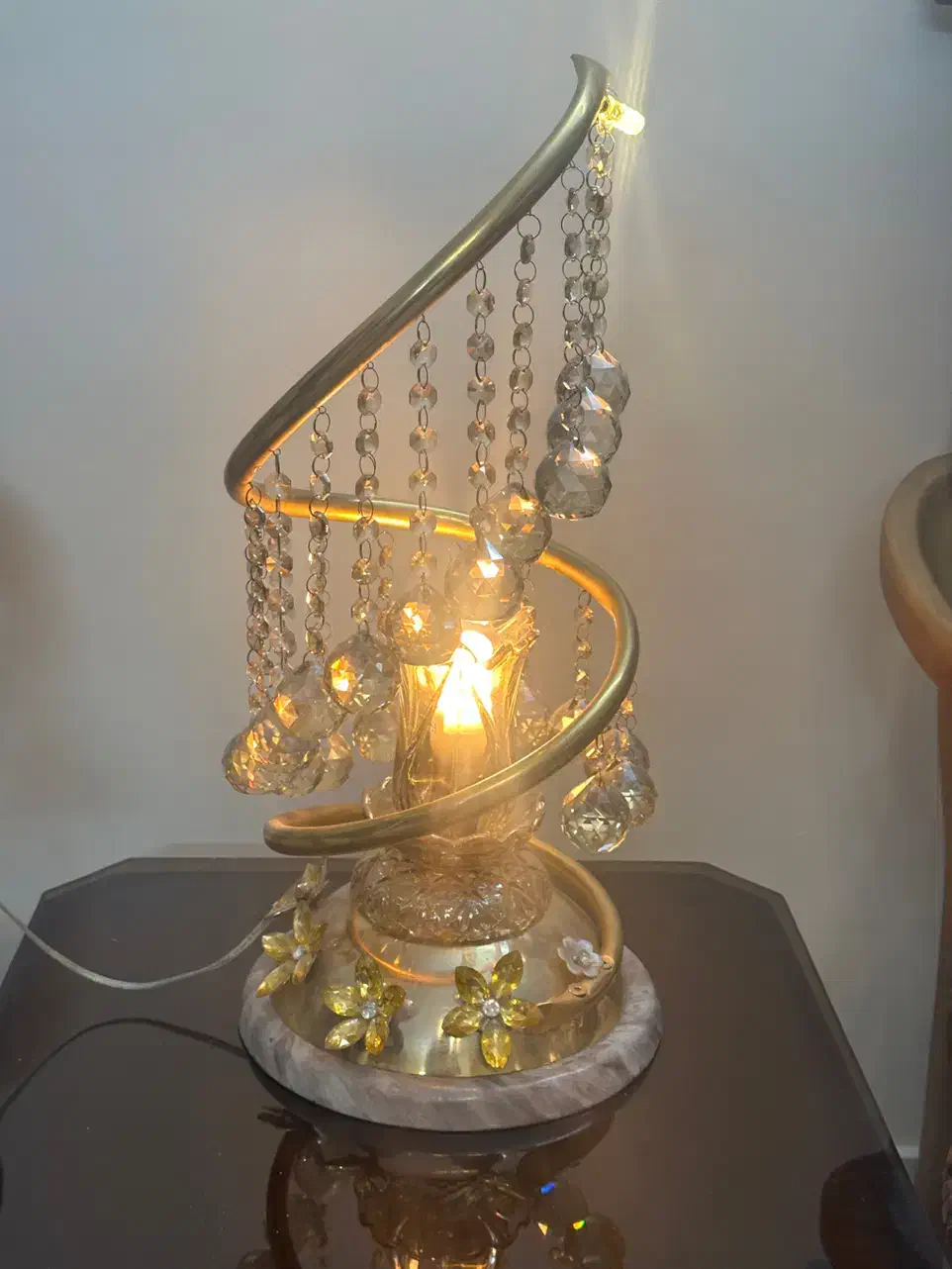 آباژور کریستال لاله سالم|چراغ خواب و آباژور|تهران, وحیدیه|دیوار