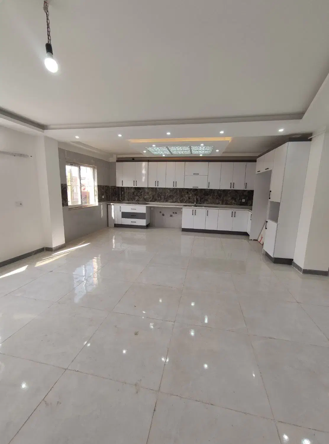 طبقه اول نوسازراه جداباپارکینگ 3خواب در کوچه روحی|فروش آپارتمان|لنگرود, |دیوار