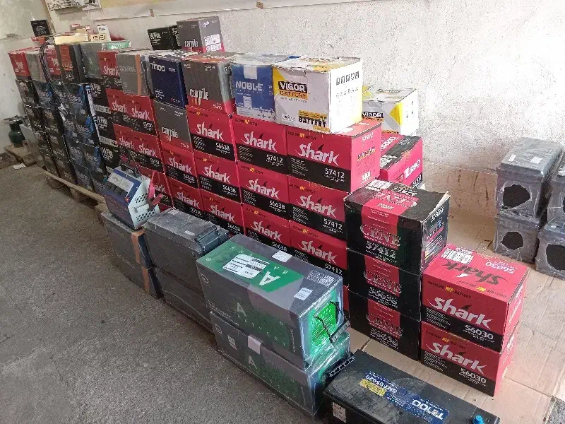 بورس باطری خودرو سبک وسنگین شبانه روزی|قطعات یدکی و لوازم جانبی|رشت, آب و برق|دیوار