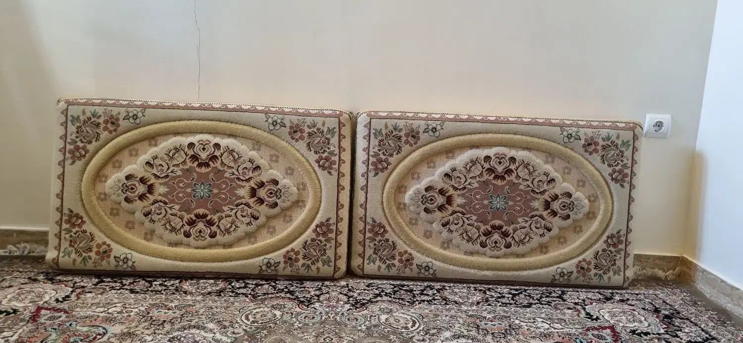 پشتی زمینه کرم گل برجسته|پشتی|تهران, وصفنارد|دیوار