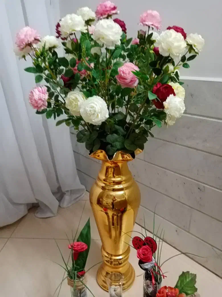 گلدان با گل های مصنوعی خارجی|گل مصنوعی|ورامین, ورامین|دیوار