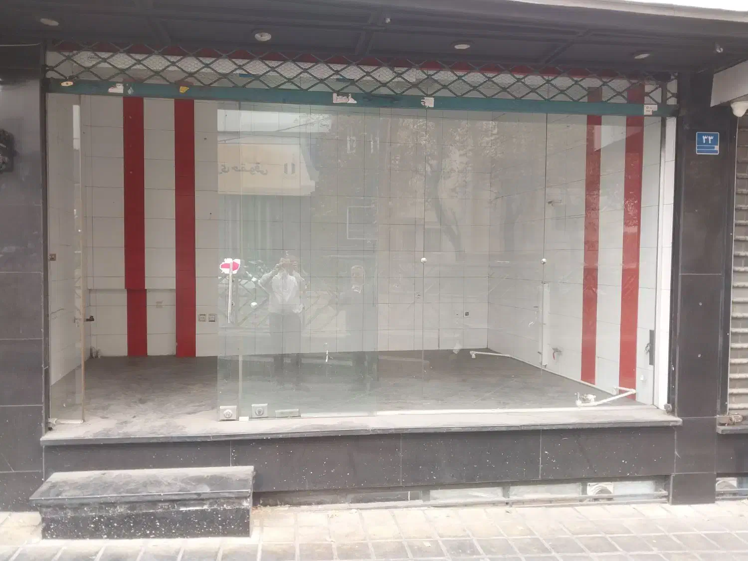 *میرداماد +میدان مادر* 15 متر مغازه کف خیابان بر ۵|اجارهٔ مغازه و غرفه|تهران, میرداماد|دیوار