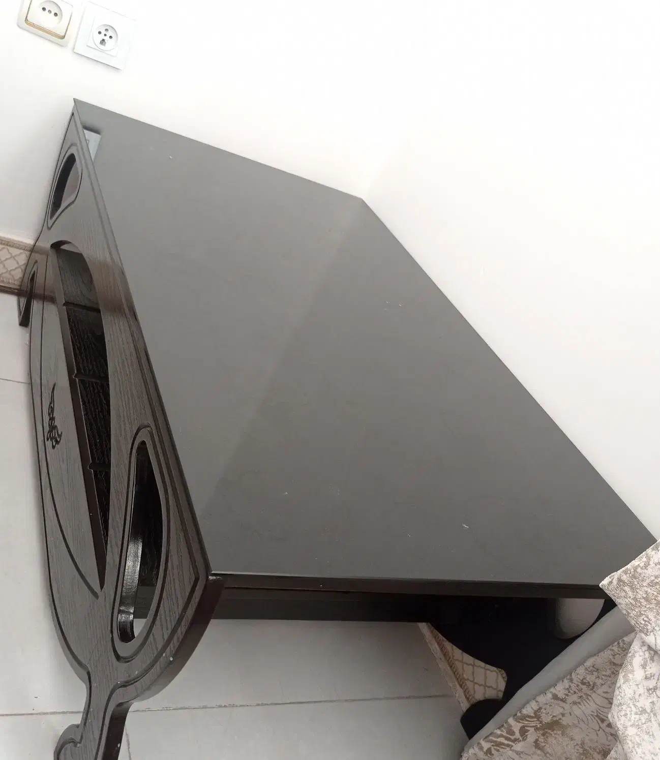 میزجلومبلی به همراه سه تاعسلی|مبلمان خانگی و میز عسلی|بهار, |دیوار