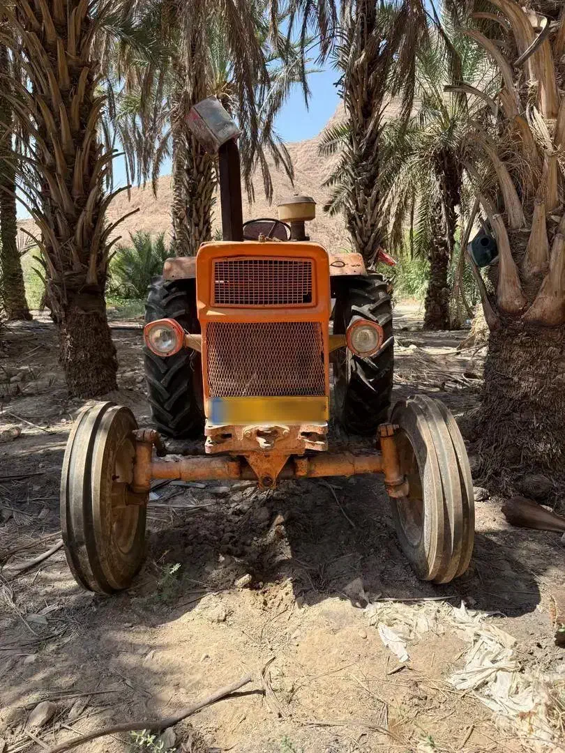 تراکتور رومانی در حال کار . بدون روغن ریزی|خودرو سنگین|حاجی آباد, |دیوار