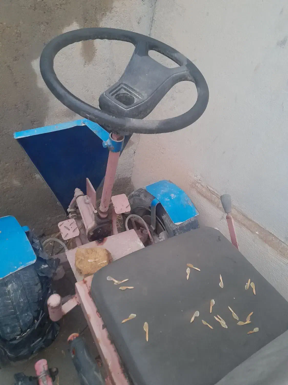 تراکتور|ماشین‌آلات صنعتی|گرمخان, |دیوار