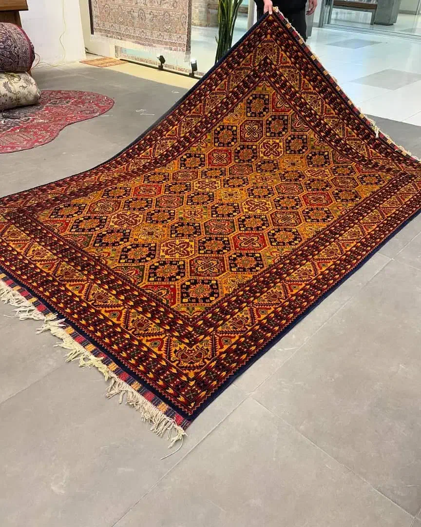 ۶ متری براق|فرش|اراک, |دیوار