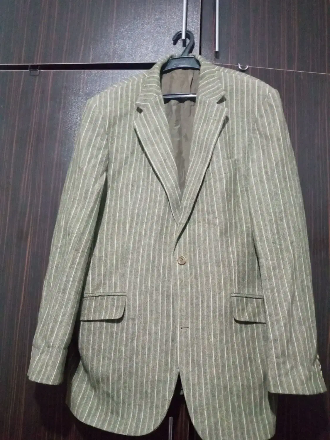 کت تک|لباس|گلبهار, شهر جدید گلبهار|دیوار