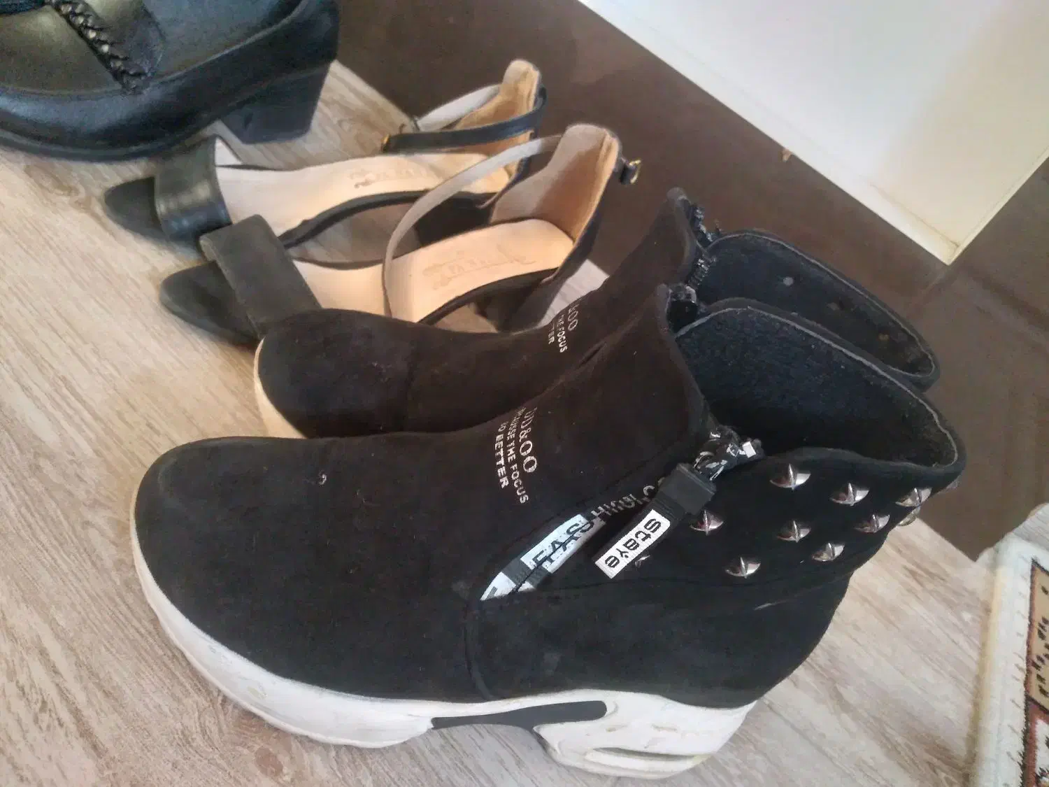 کفش|کیف، کفش، کمربند|شاهرود, |دیوار