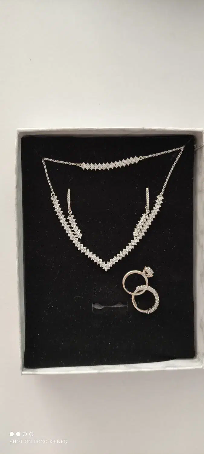 سرویس نقره|جواهرات|اندیشه, پرنیان|دیوار