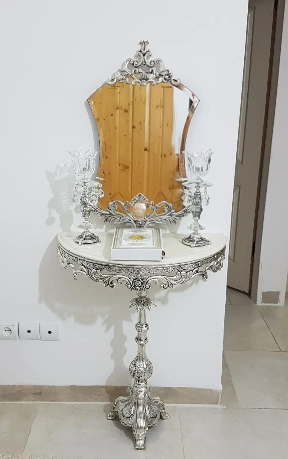 آینه و شمعدان و میز|آینه|ورامین, ورامین|دیوار