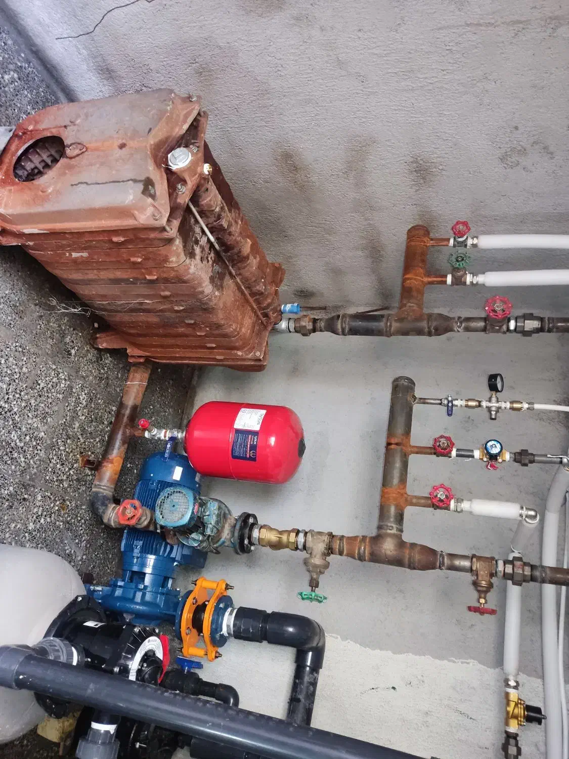 اجرا لوله کشی استخر جکوزی پمپ خانه|خدمات پیشه و مهارت|فلاورجان, |دیوار