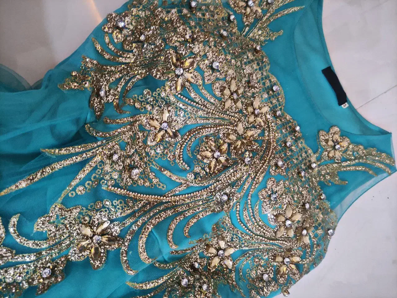 لباس مجلسی|لباس|دورود, |دیوار