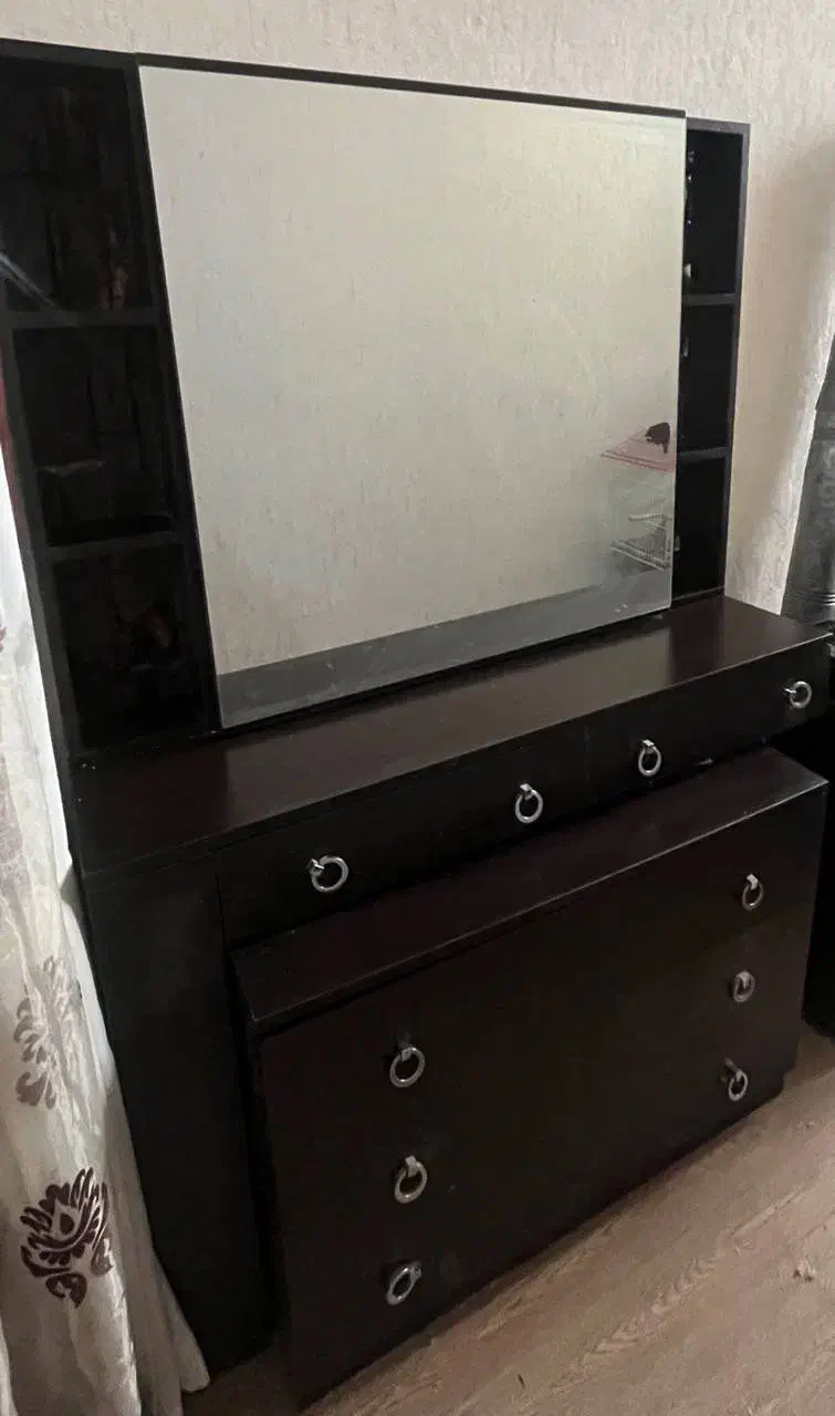 تخت دو نفره و میز آرایش و پا تختی|تخت و سرویس خواب|تهران, امام زاده عبدالله|دیوار