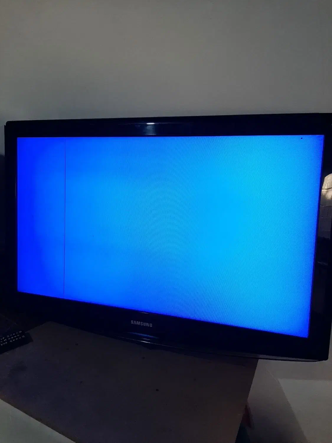 تلوزیون ۴۰ اینچ|تلویزیون و پروژکتور|بجنورد, |دیوار