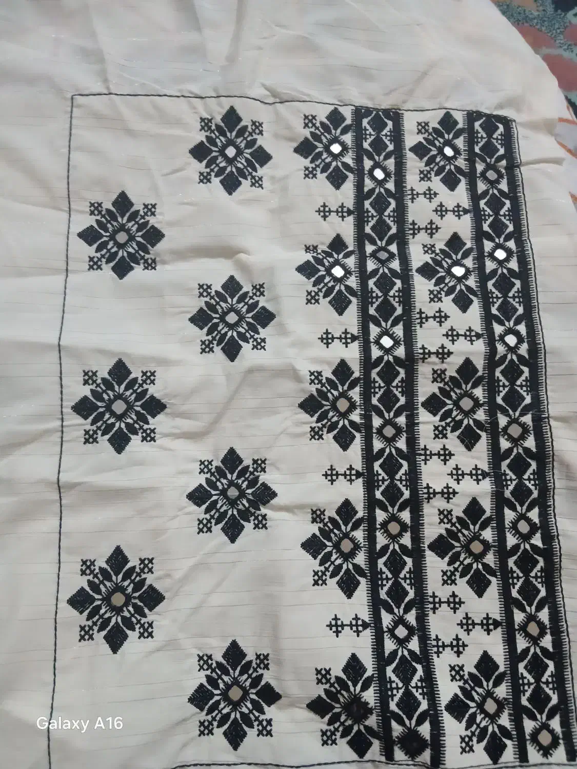 لباس چرخی|لباس|ایرانشهر, |دیوار