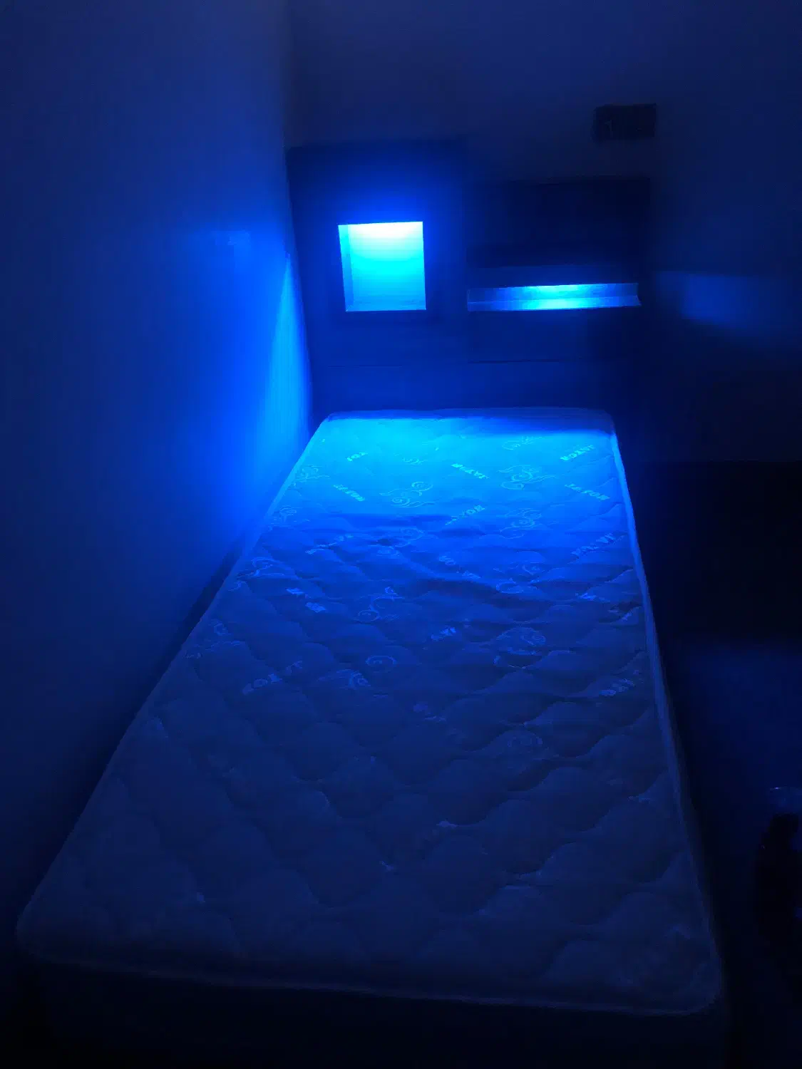 تخت خواب تک نفره|تخت و سرویس خواب|شیراز, آزادی|دیوار