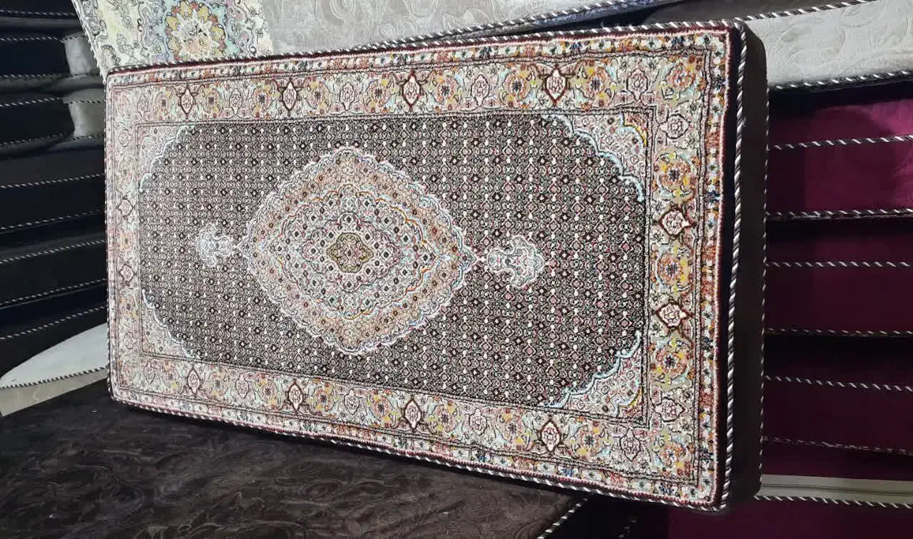 پر کردن پُشتی(مخده)|پشتی|تبریز, |دیوار