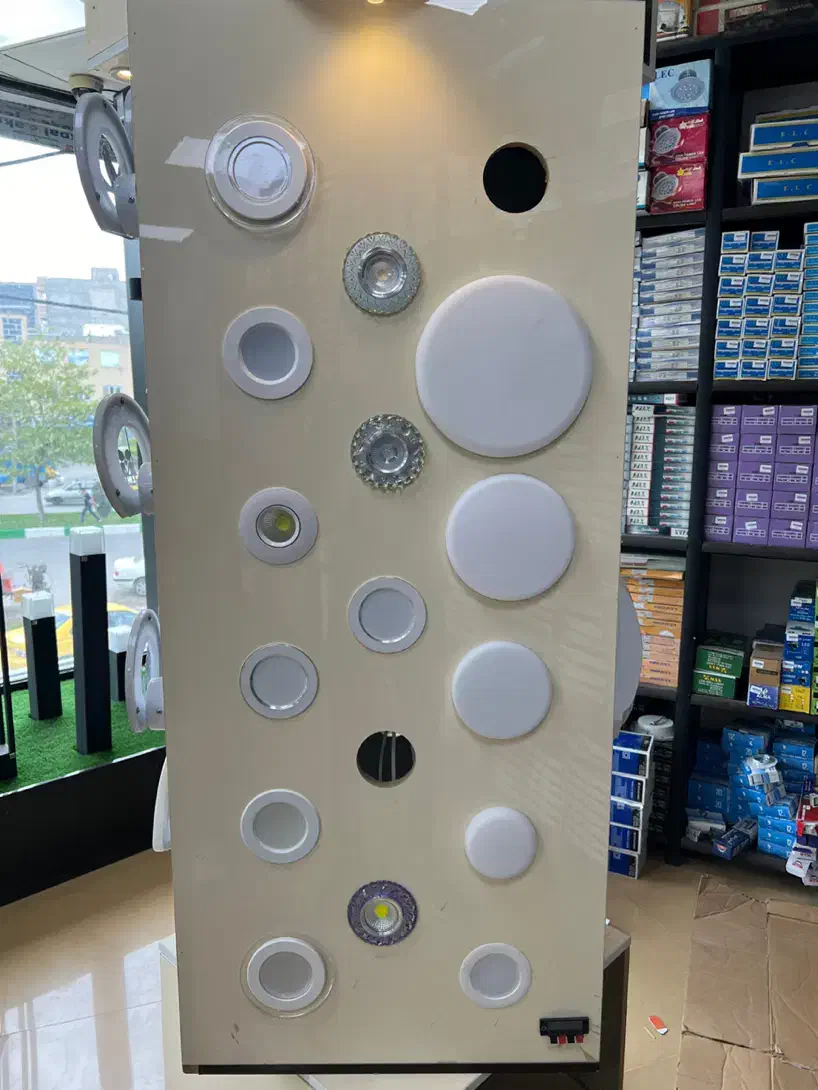 سیم کشی رفع اتصال نصب لوستر کلید پریز ریسه هالوژن|خدمات پیشه و مهارت|اردبیل, |دیوار