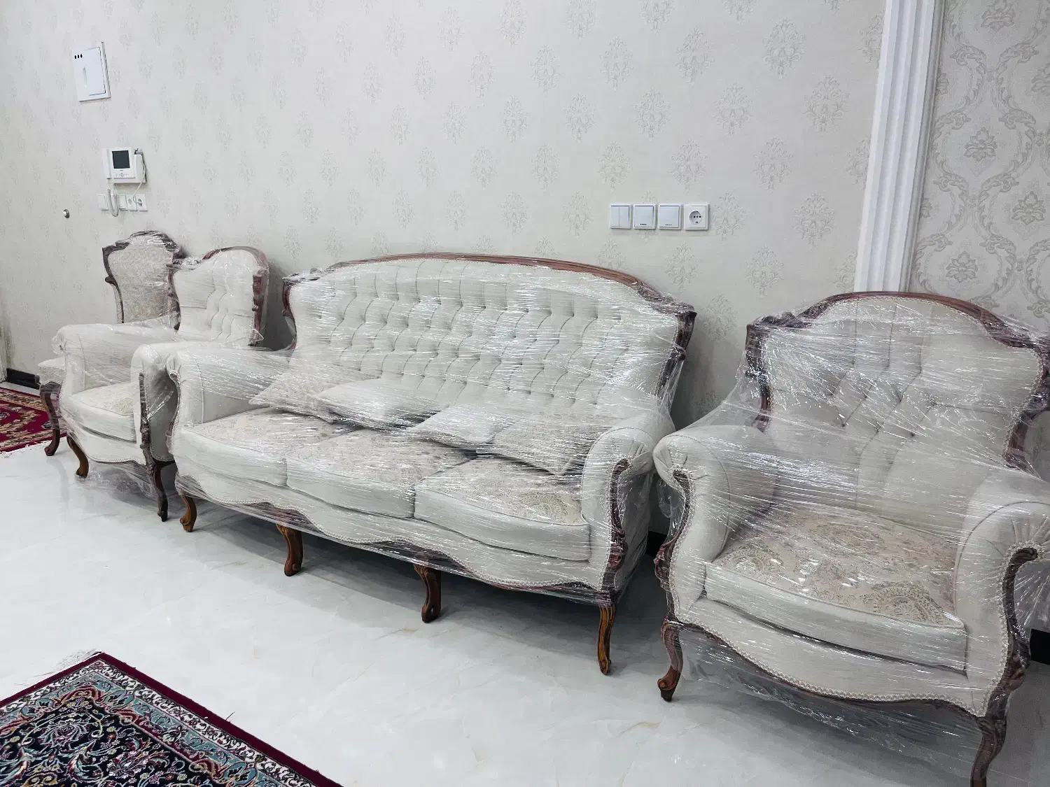 مبل سلطنتی ۹ نفره با میز|مبلمان خانگی و میز عسلی|اهواز, نادری|دیوار