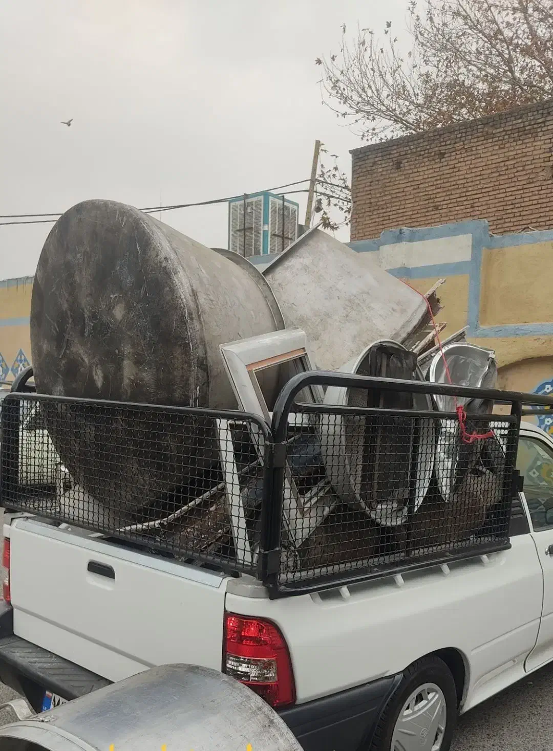 ضایعاتی کتاب ،کارتن اهن مس خرده ریز انباری|عمده‌فروشی|اراک, |دیوار