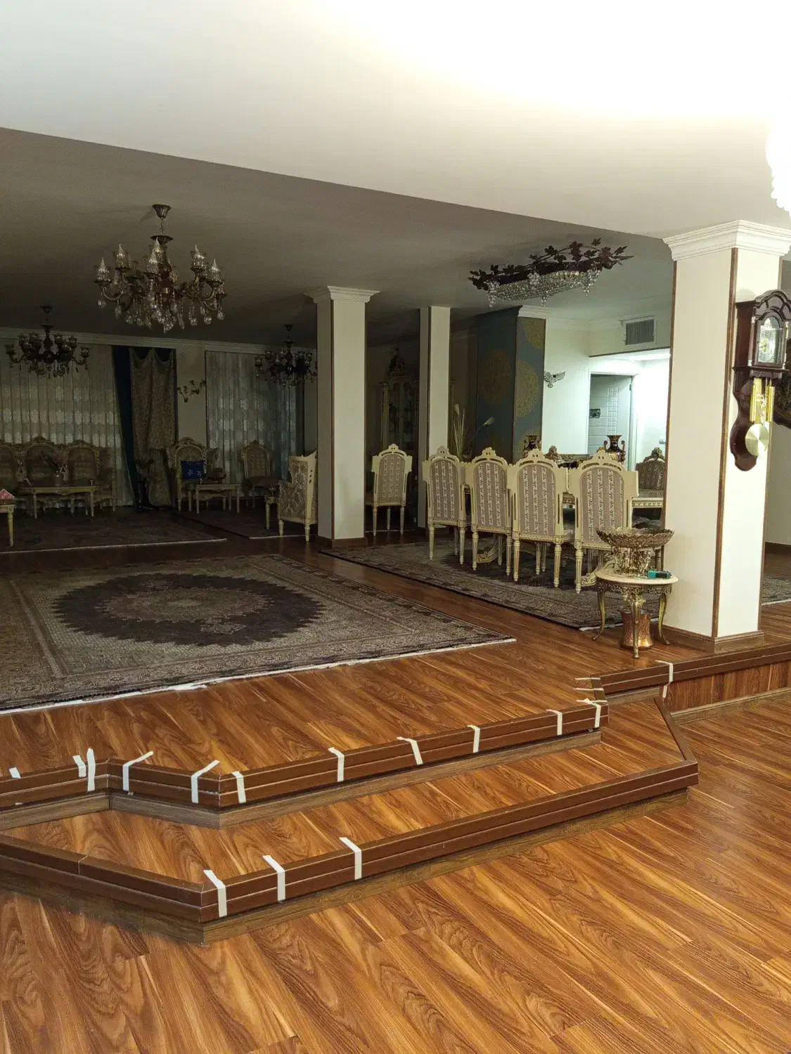 نصب انواع پارکت و کفپوش و دیوار پوش و قرنیز|خدمات پیشه و مهارت|کرج, حصارک پایین|دیوار