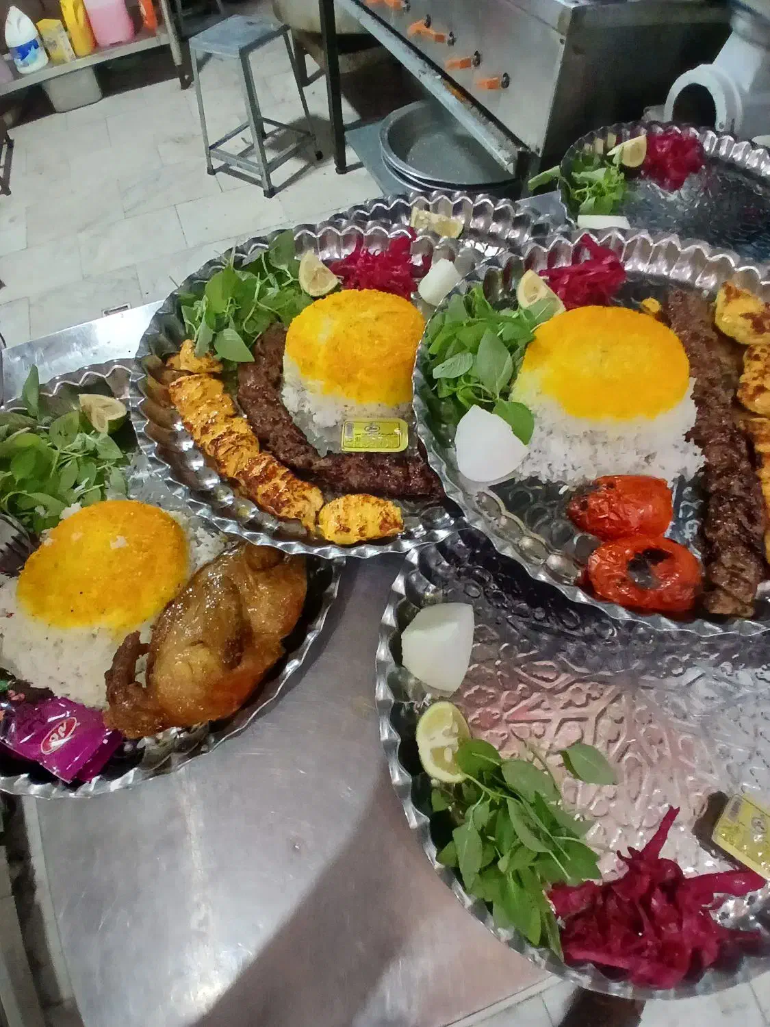 سلام نیرو خانم و آقا|استخدام خدمات فروشگاه و رستوران|دماوند, گیلاوند|دیوار