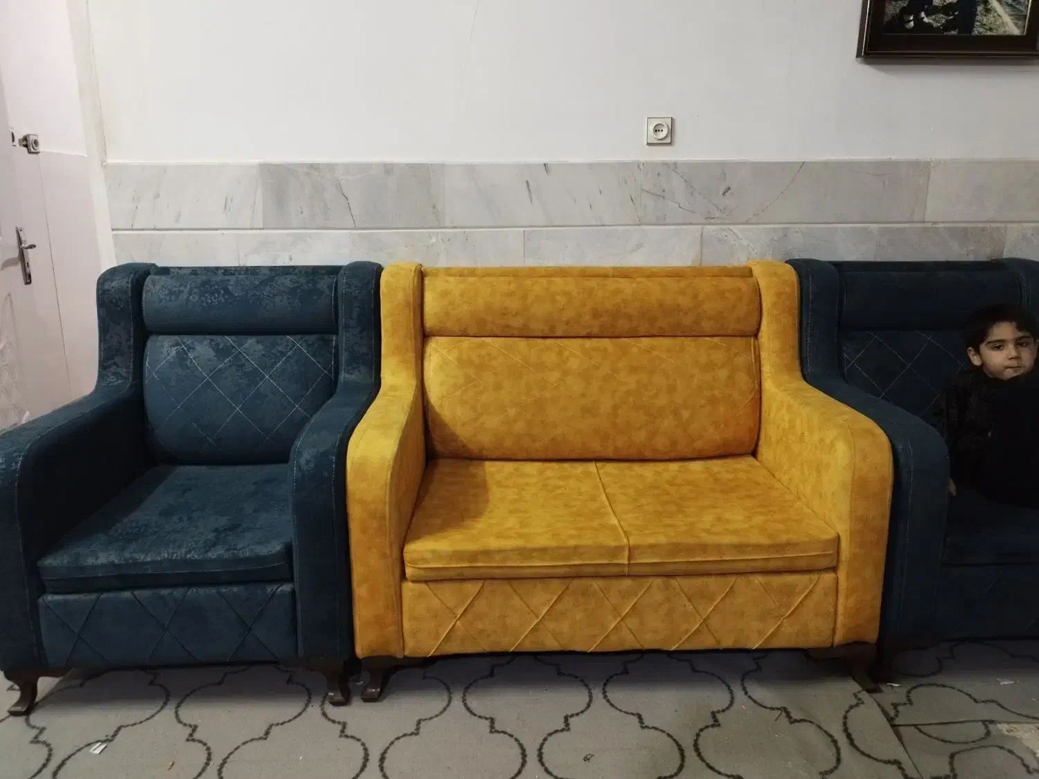 مبل راحتی خیلی تمیز|مبلمان خانگی و میز عسلی|مهاجران, |دیوار