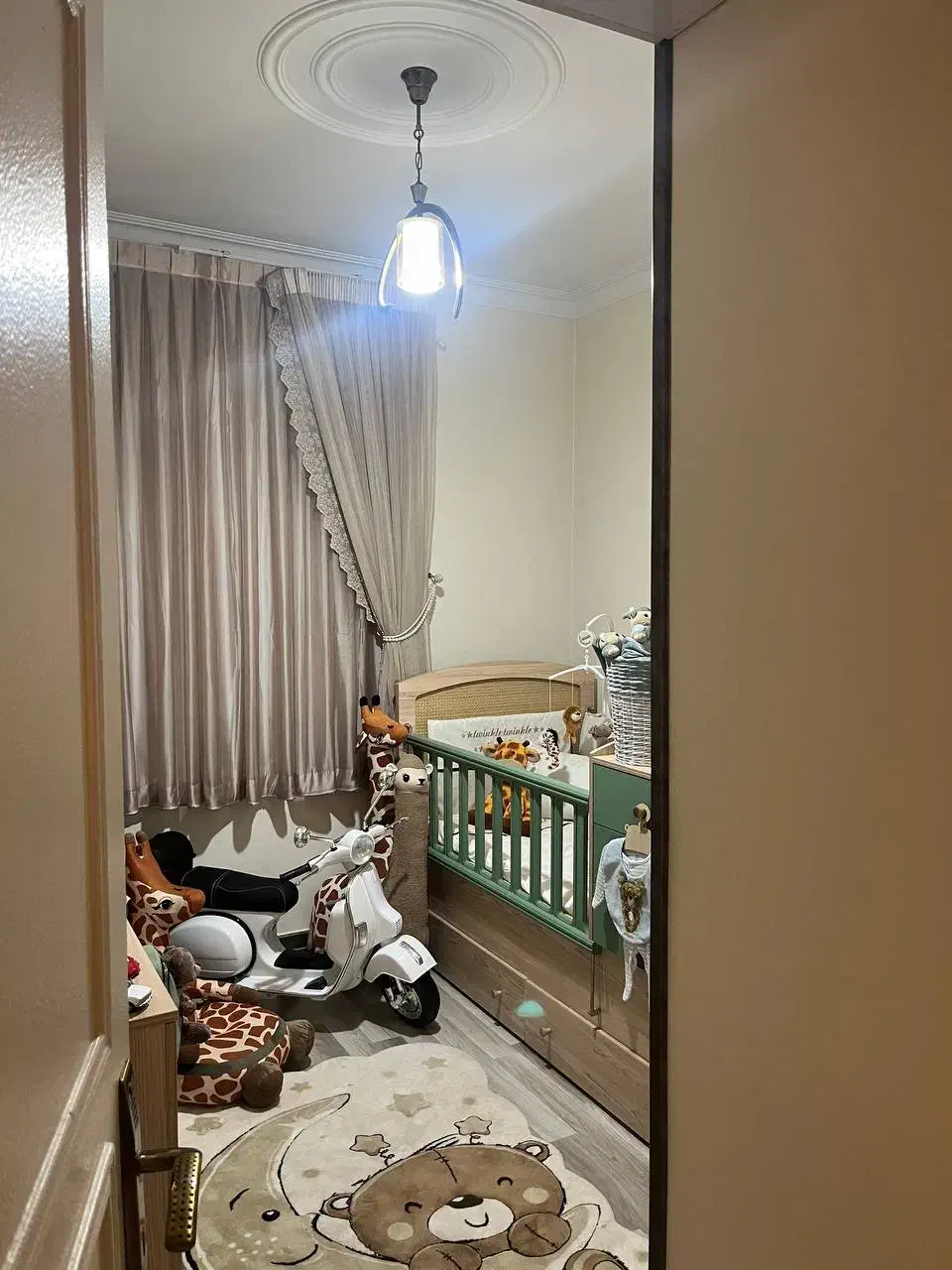 ۷۳ متر دو خواب بسیار شیک طبقه ۳