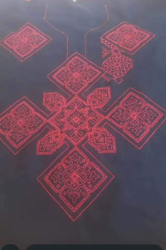 گل بزرگ|لباس|خاش, |دیوار