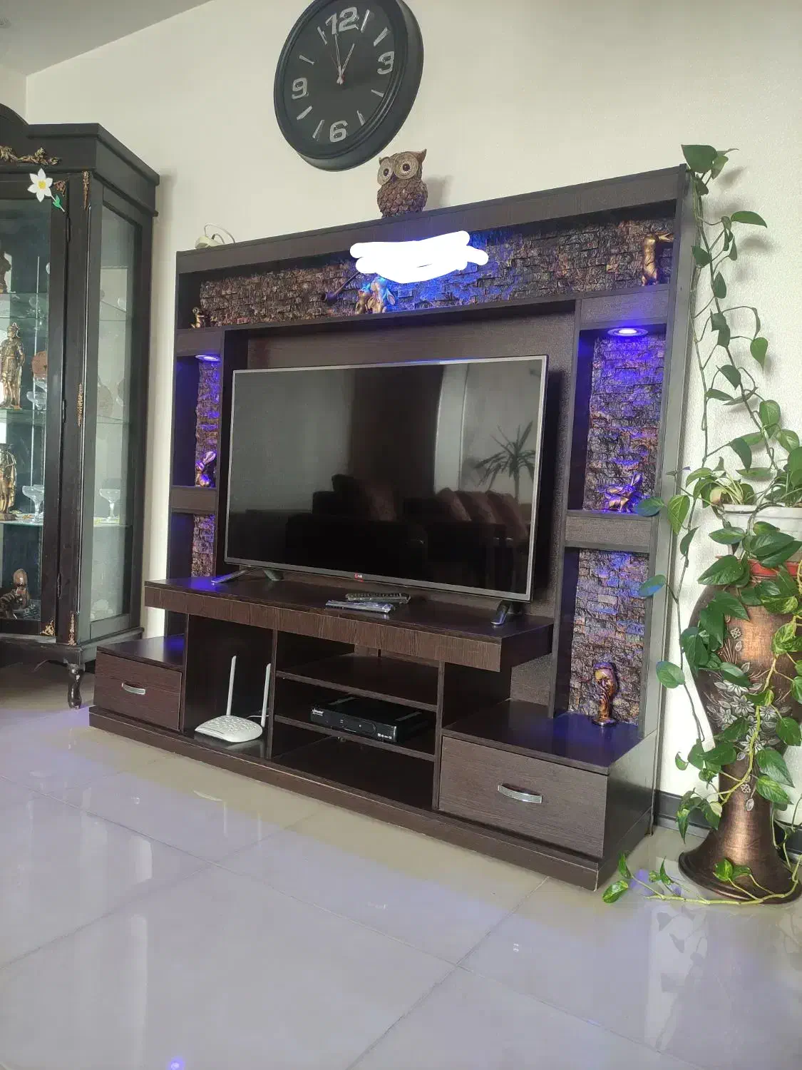 میز تلویزیون|میز تلویزیون|شاهینشهر, شیخ بهایی|دیوار