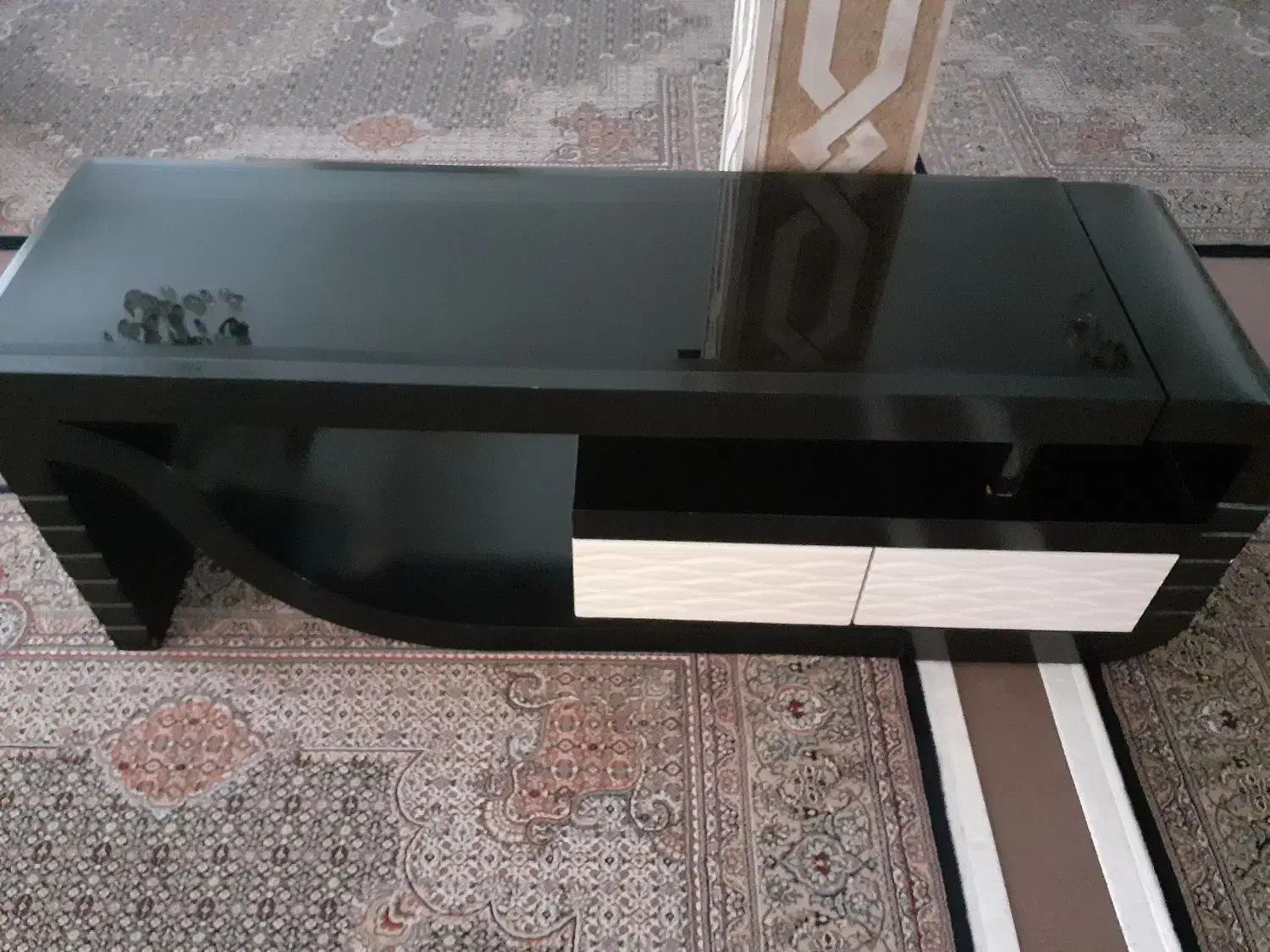 میز‌تلوزیون‌متحرک‌بزگ‌کوچک‌میشود|میز تلویزیون|خوی, |دیوار