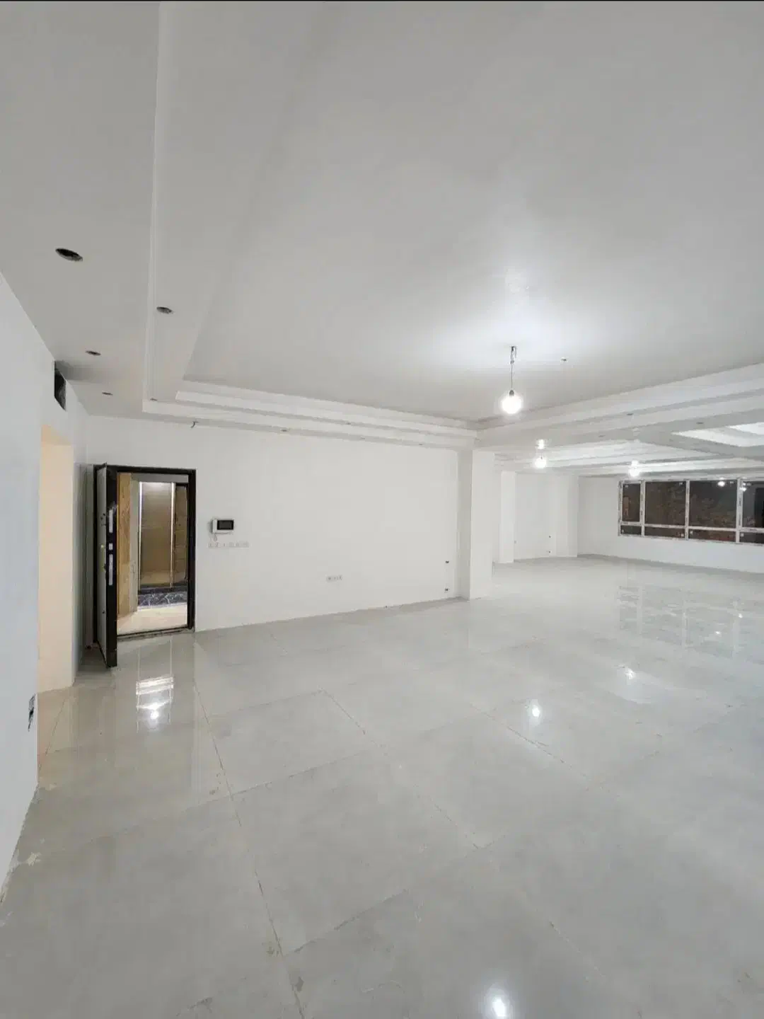 آپارتمان سه خواب خ دانشگاه نوساز (املاک وزرا)|فروش آپارتمان|قزوین, |دیوار