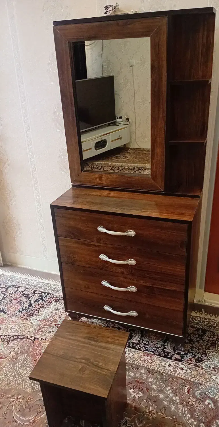 میز ارایش درحدنو|تخت و سرویس خواب|شوشتر, |دیوار