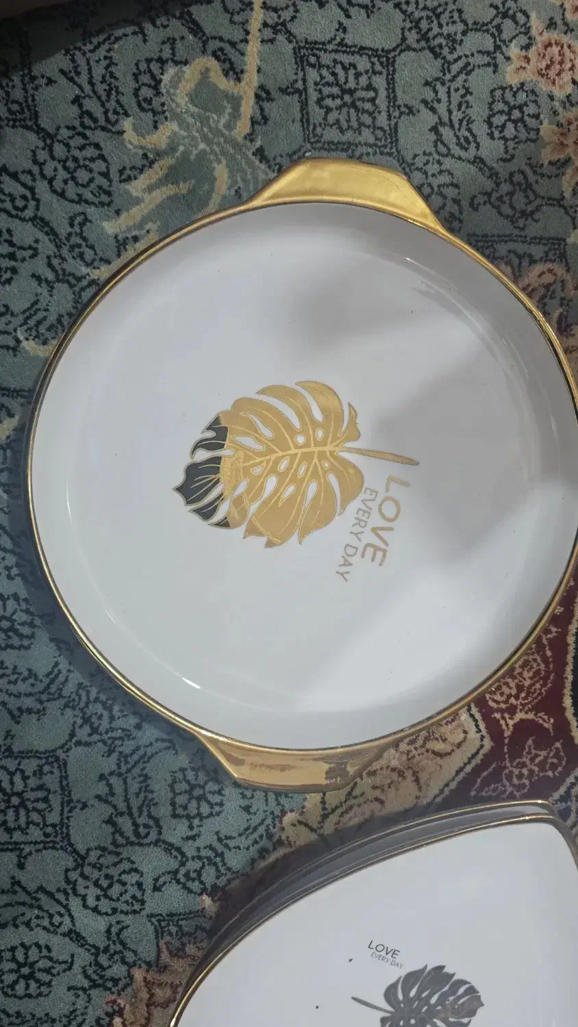 ظرف های چینی  دور طلایی|ظروف سرو و پذیرایی|بوشهر, |دیوار