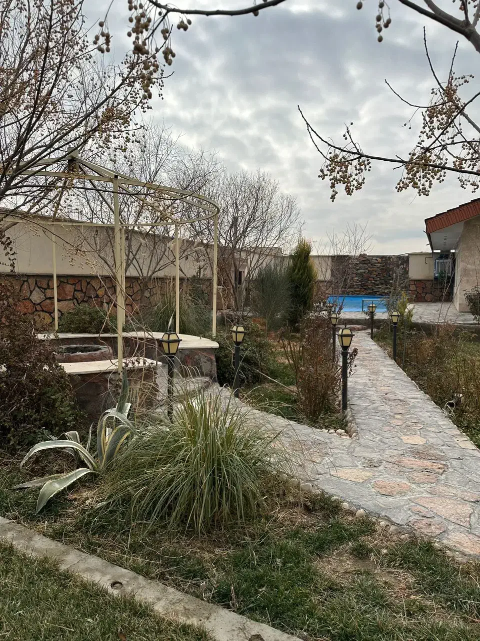 باغ ویلا ۷۰۰ متری خوش جا|فروش خانه و ویلا|اصفهان, براآن شمالی|دیوار