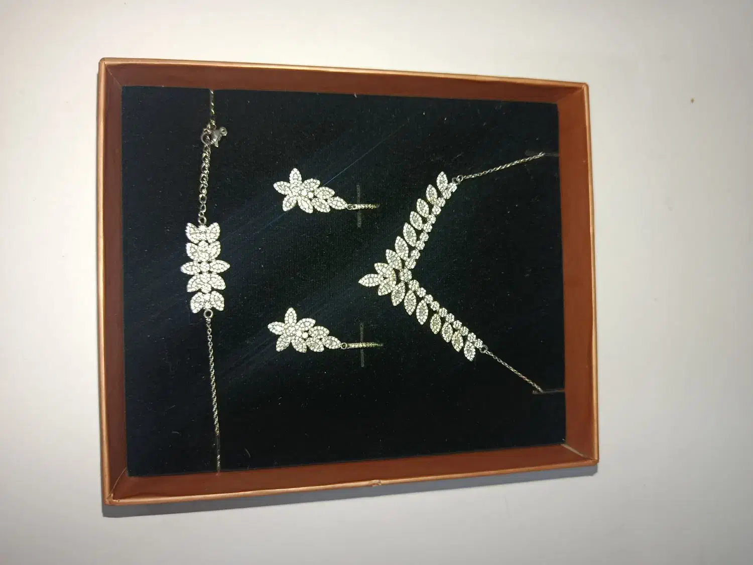 فروش ست نقره زنانه زیرقیمت بازار|جواهرات|صدرا-فارس, فاز ۱|دیوار