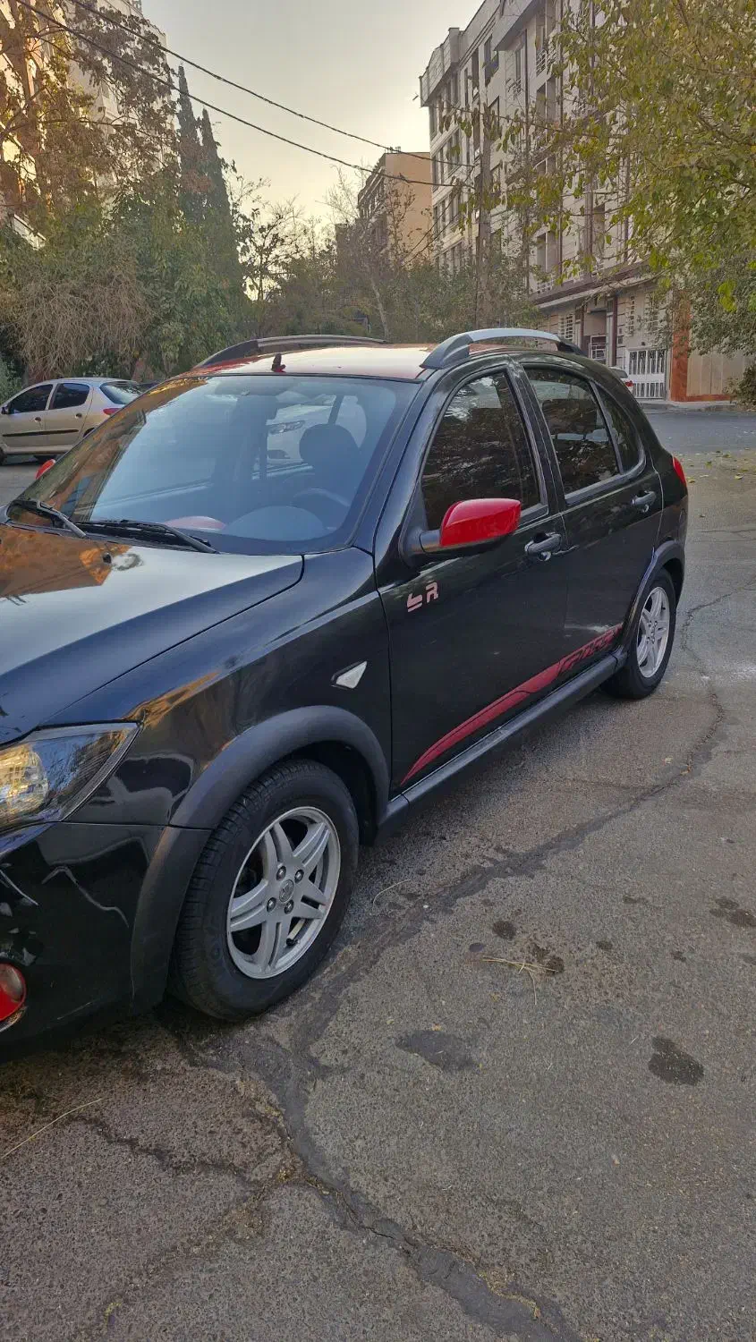 کوئیک آر مشکی قرمز ۱۴۰۰|خودرو سواری و وانت|تهران, الهیه|دیوار