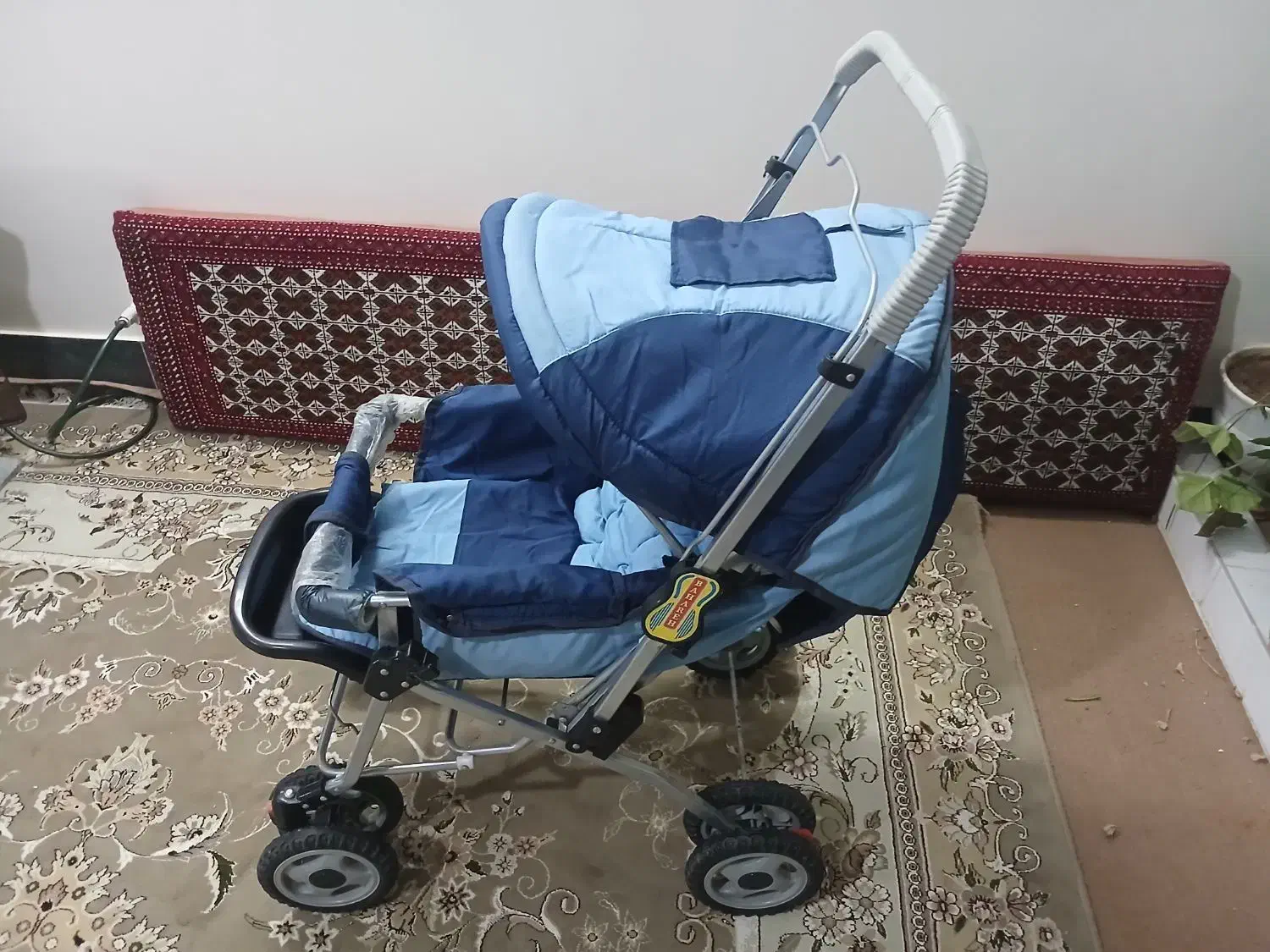 دو عدد کالسکه|کالسکه و لوازم جانبی|خمینی‌شهر, |دیوار