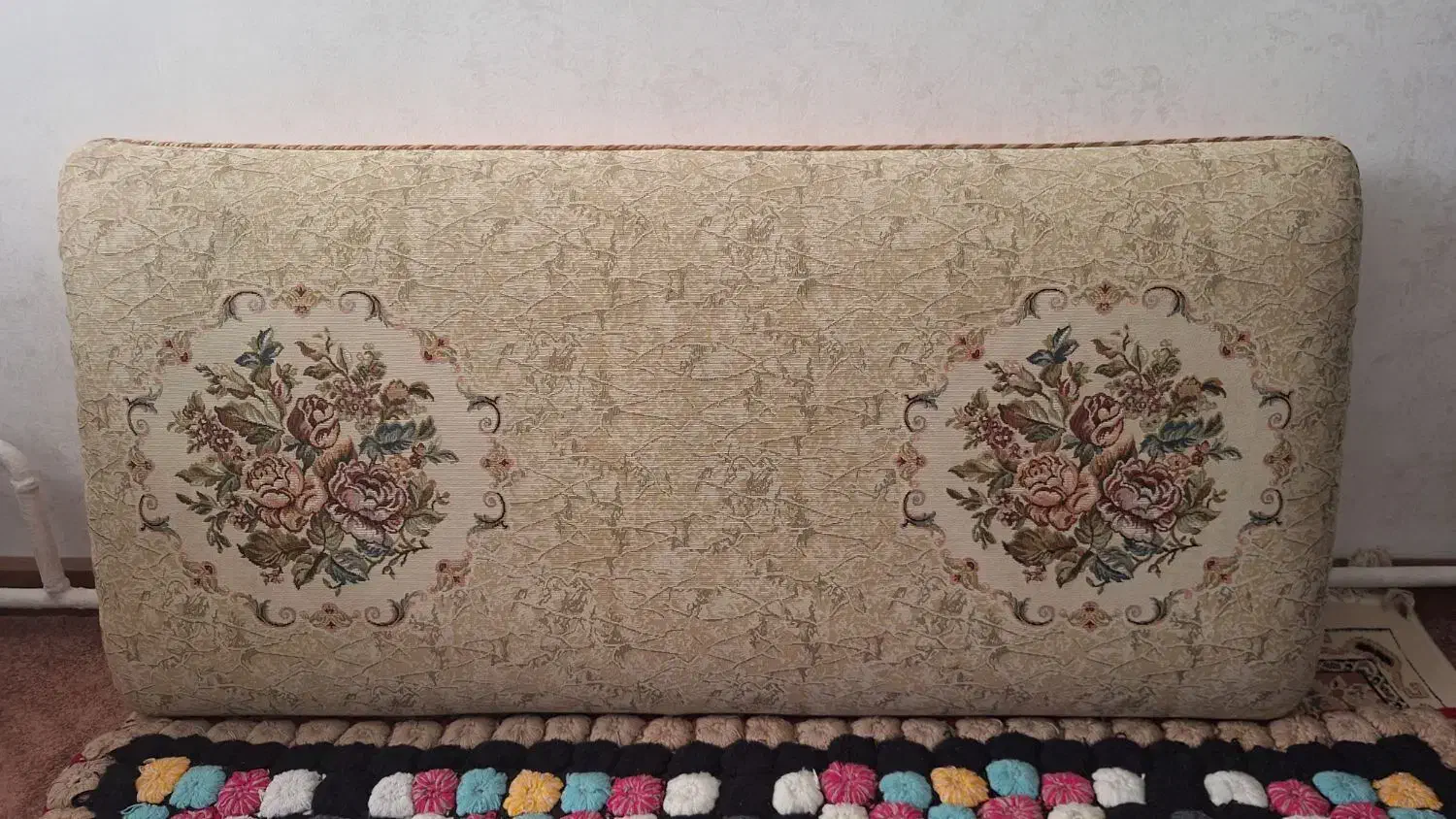 پشتی نو|پشتی|ارومیه, |دیوار