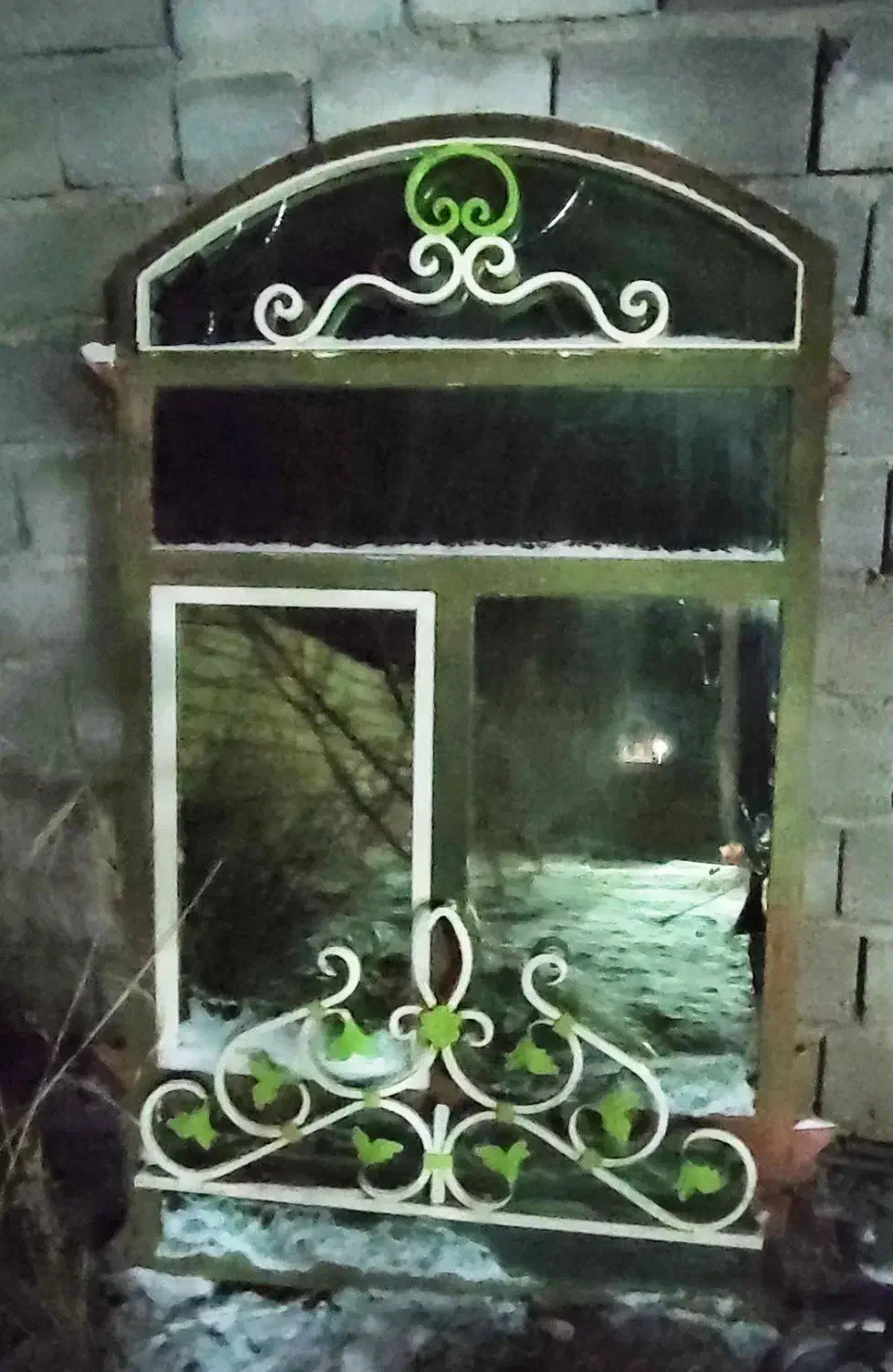 پنجره|مصالح و تجهیزات ساختمان|شاهین دژ, |دیوار