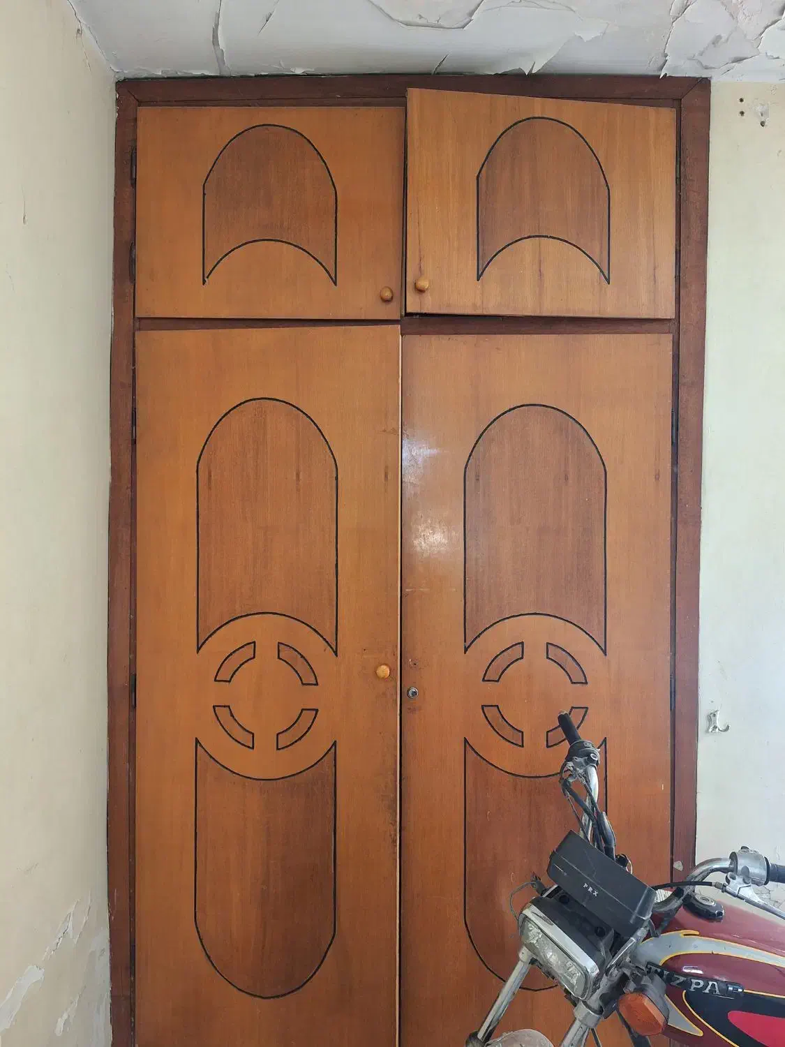 کمددیواری  سالم|جاکفشی، کمد، دراور|بندر امام خمینی, |دیوار