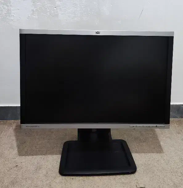 مانتور HP|قطعات و لوازم جانبی رایانه|شیراز, دست خضر|دیوار