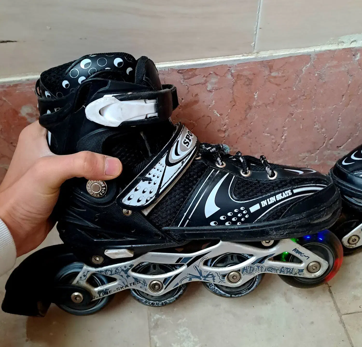 اسکیت|دوچرخه، اسکیت، اسکوتر|پرند, فاز ۲|دیوار