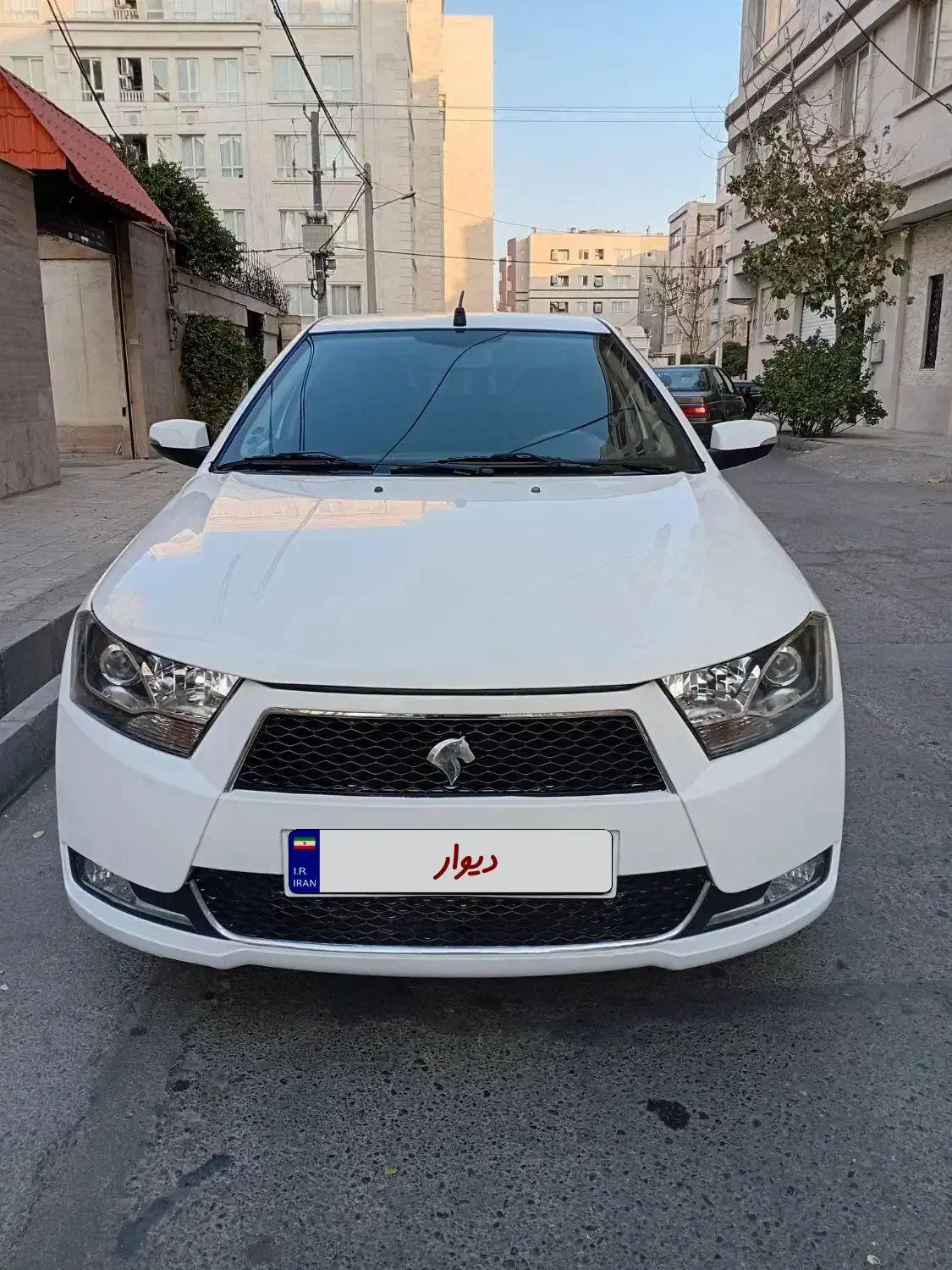 دنا مدل ۹۸ سفید|خودرو سواری و وانت|مشهد, جاهد شهر|دیوار