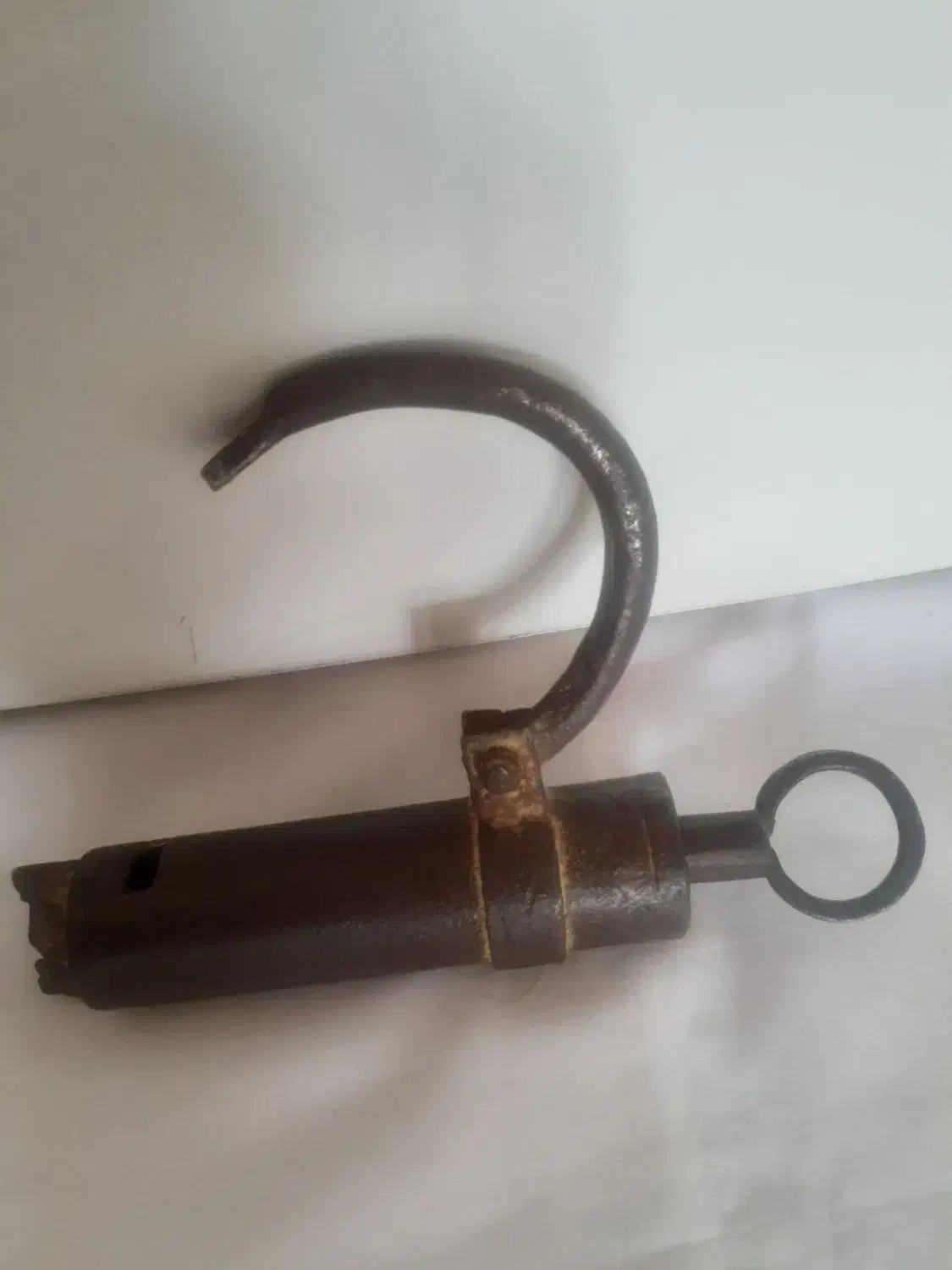 یک عدد قفل|کلکسیون اشیاء عتیقه|قم, شاه ابراهیم|دیوار